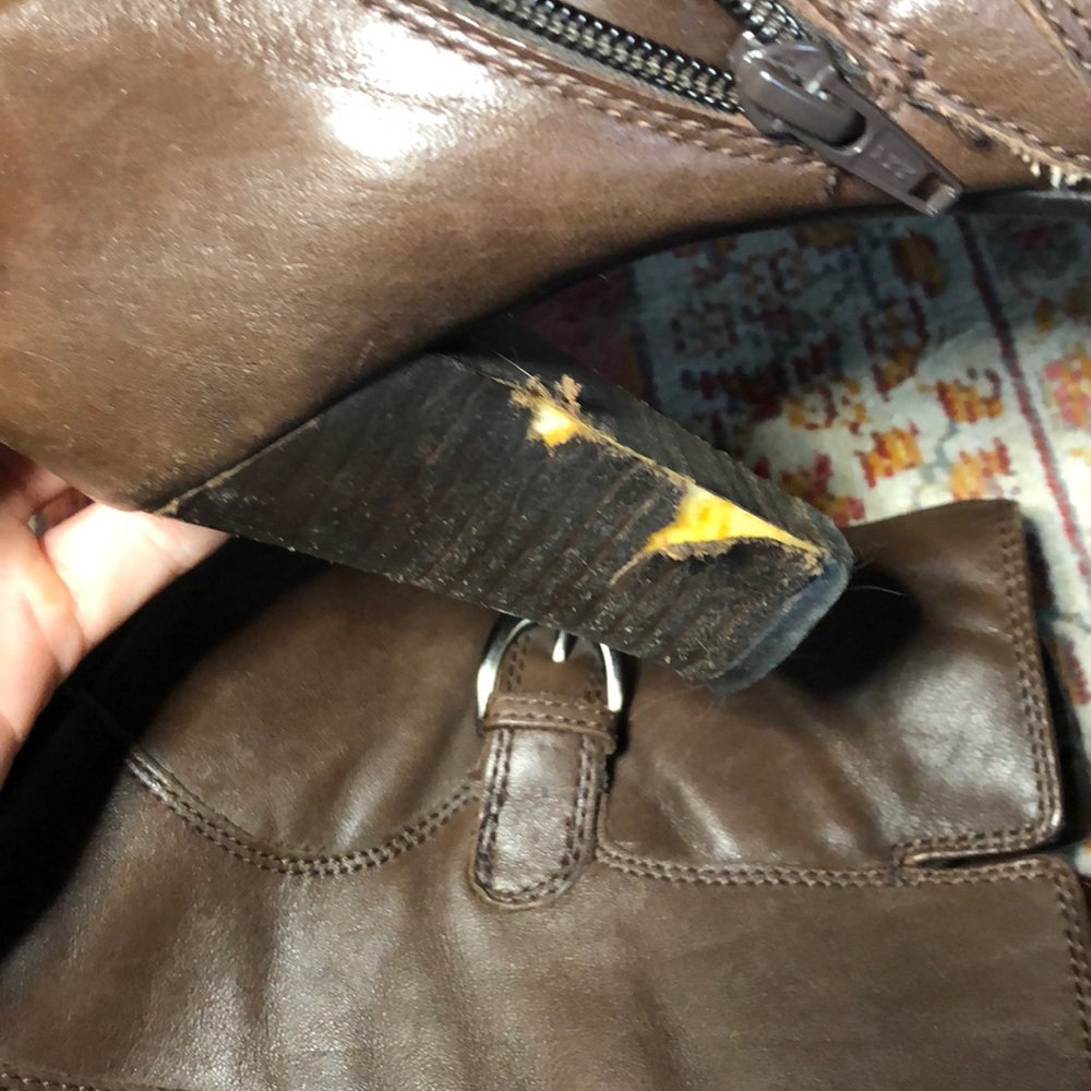 Boots - Picture 3 of 3